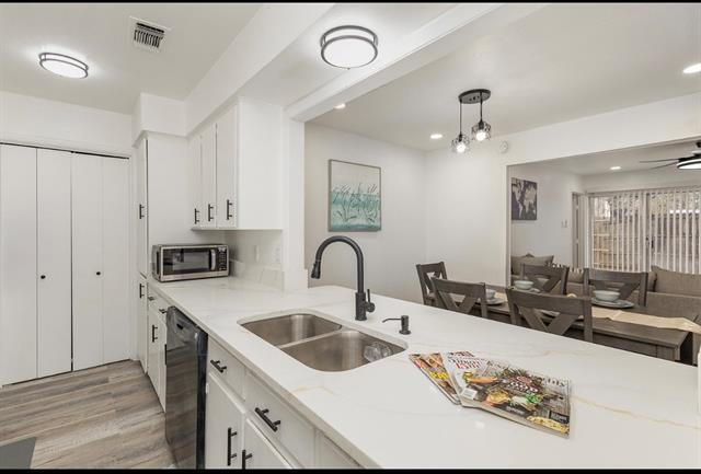Building Photo - 2135 Fleur De Lis Ct