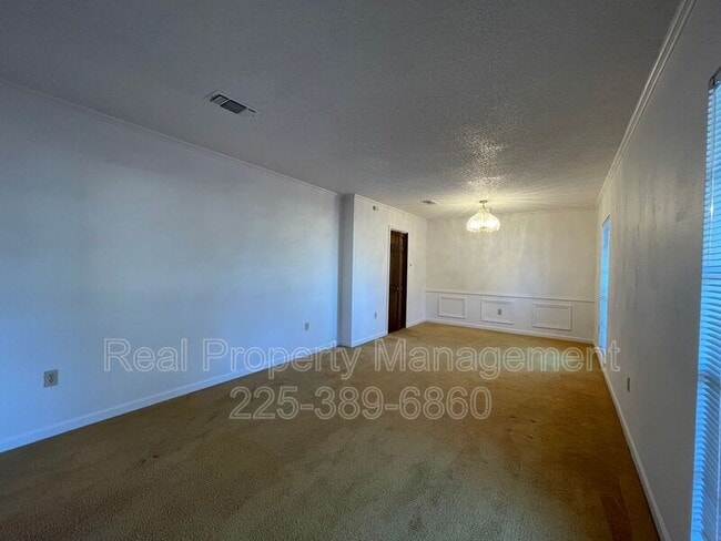 Building Photo - 6428 Chippendale Dr