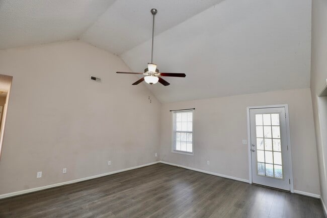 Building Photo - 2605 Turningleaf Ln