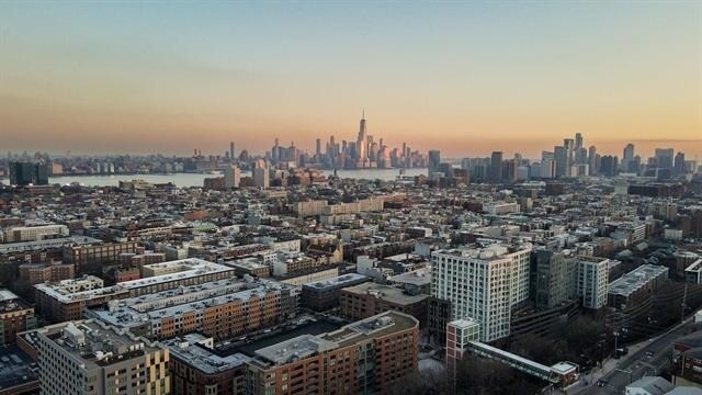 Building Photo - 800 Jackson St