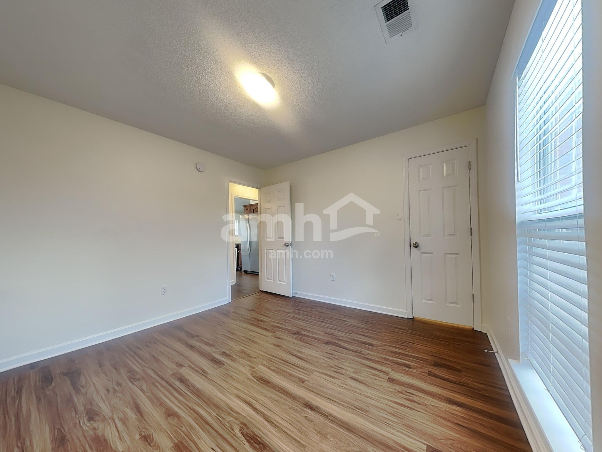 Building Photo - 2605 Hunters Pointe Dr