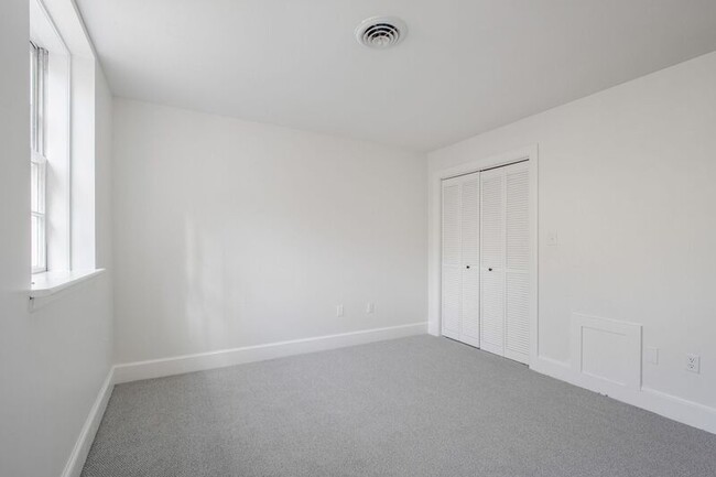 Building Photo - 1216 Sophia St