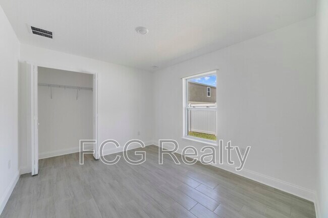 Building Photo - 417 St Johns Ln
