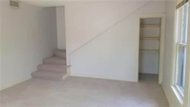 Building Photo - 103 E 34th St