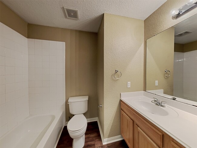 Building Photo - 3413 Stratford Ln