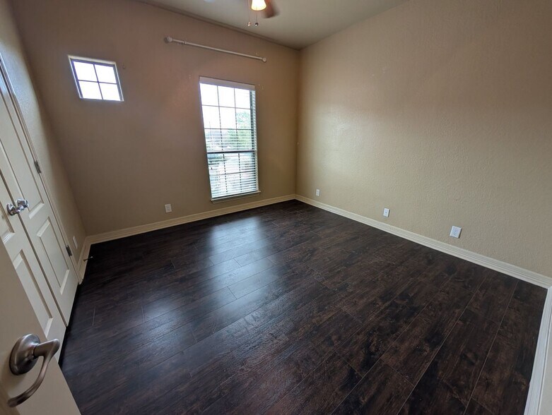 Building Photo - 5455 Rowley Rd