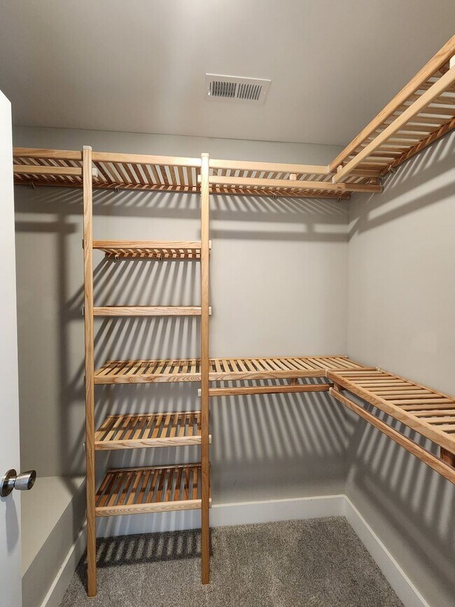 Building Photo - RENT SPECIAL!!!!!  Weaverville Rental