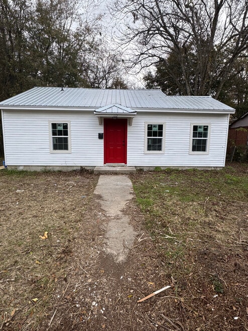 Building Photo - 113 Sanford St