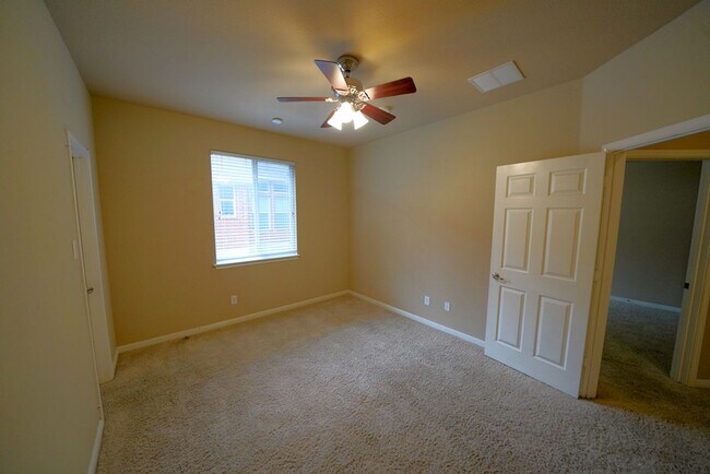 Building Photo - Beautiful Home Now Available in the Covete...