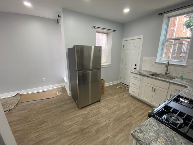 Building Photo - Newly Renovated 2 Bedroom 1 Bathroom House for Rent