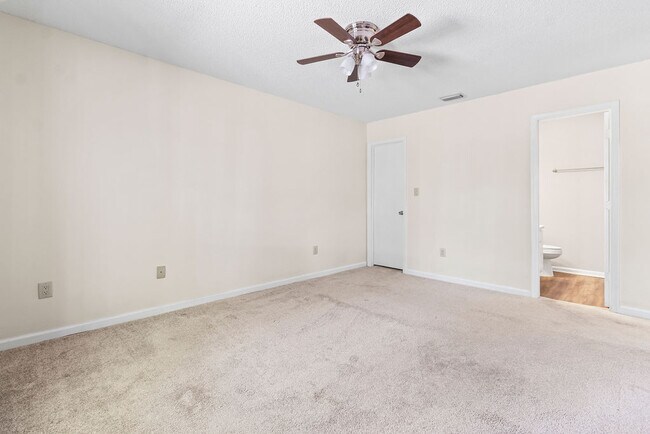 Building Photo - Sweetbriar Home