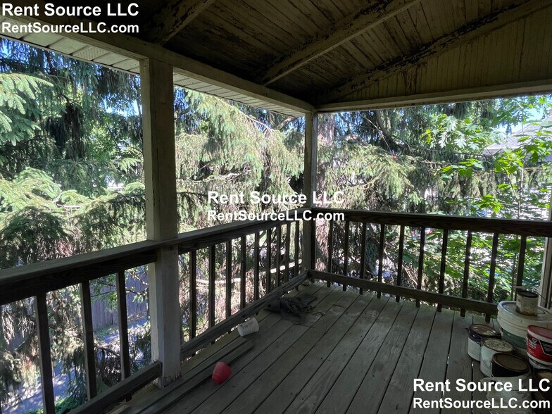 Building Photo - 111 Russett Rd
