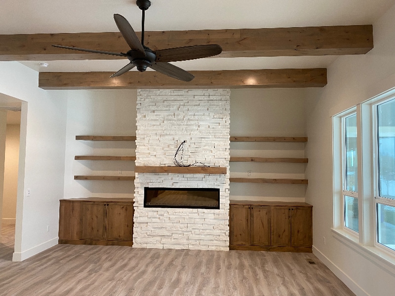 Building Photo - 15550 Riverside Rd