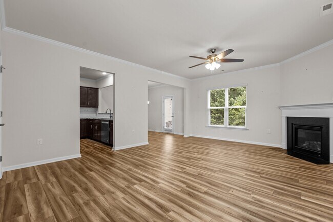 Building Photo - 1211 Nightshade Dr