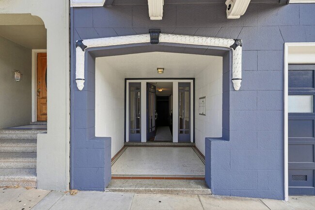 Building Photo - 380 29th St