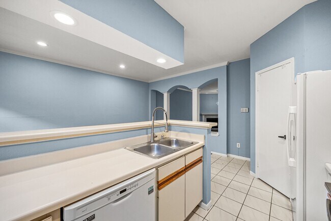 Building Photo - 7947 Knight Rd