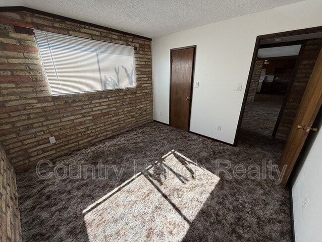 Building Photo - 1044 Paradise Dr