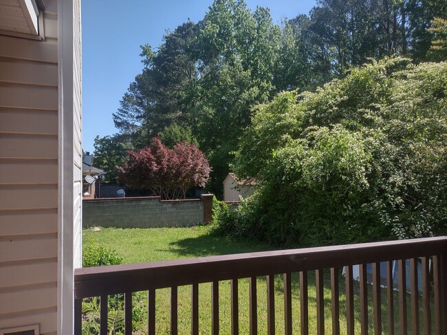 Building Photo - Wonderful Three Bedroom Home in Northeast ...