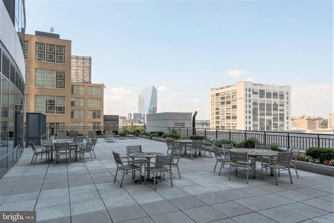 Building Photo - 2101 Market St