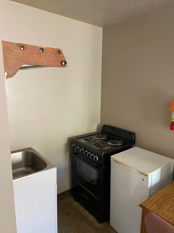 Building Photo - 316 E Flaming Gorge Way