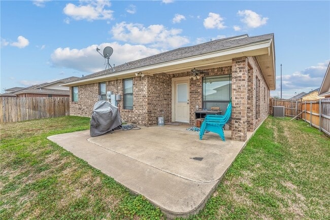 Building Photo - 918 Dove Landing Ave
