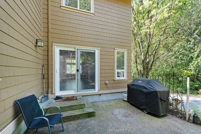 Building Photo - 10251 NW Village Heights Dr