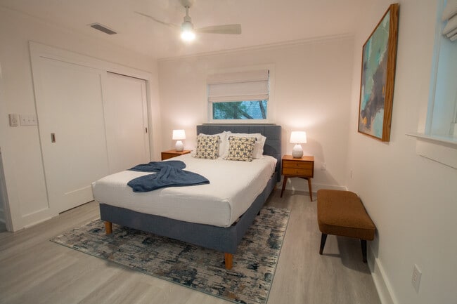 Building Photo - 67 S Lake Dr