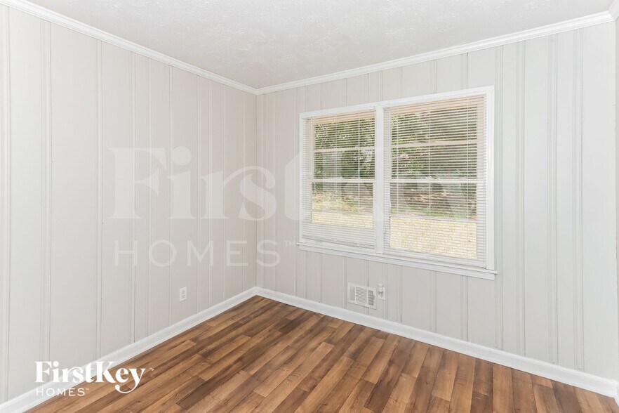 Building Photo - 2392 Hopewell Ln