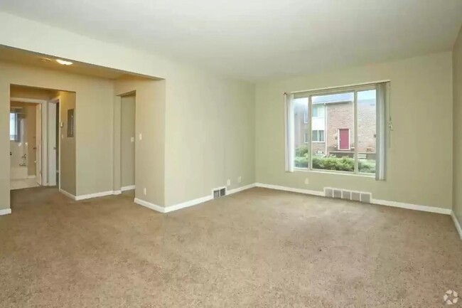 Building Photo - 14078 Riverview St