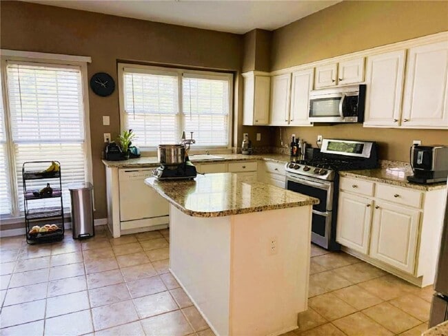 Building Photo - 7430 Newstead Dr