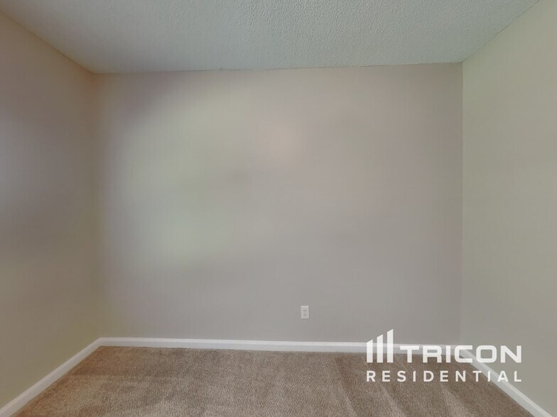 Building Photo - 5419 Village Ridge