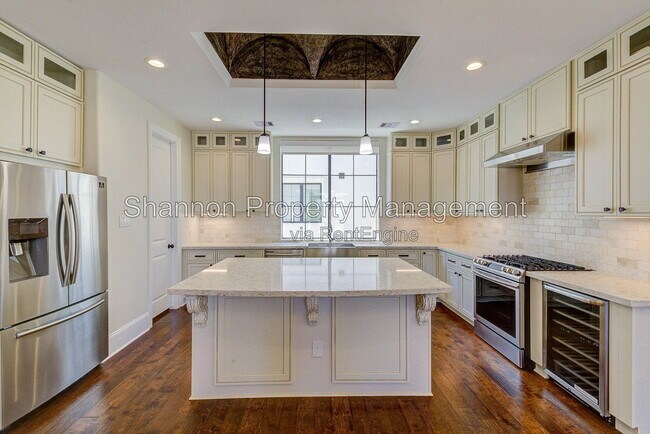 Building Photo - 2769 Freund St