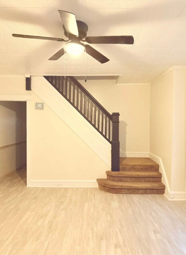 Building Photo - Charming Home in Wilson School District