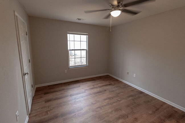 Building Photo - 1323 Godas Cir