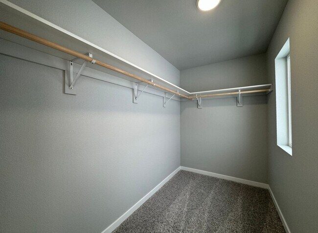 Building Photo - 3916 Scorpio Dr SE