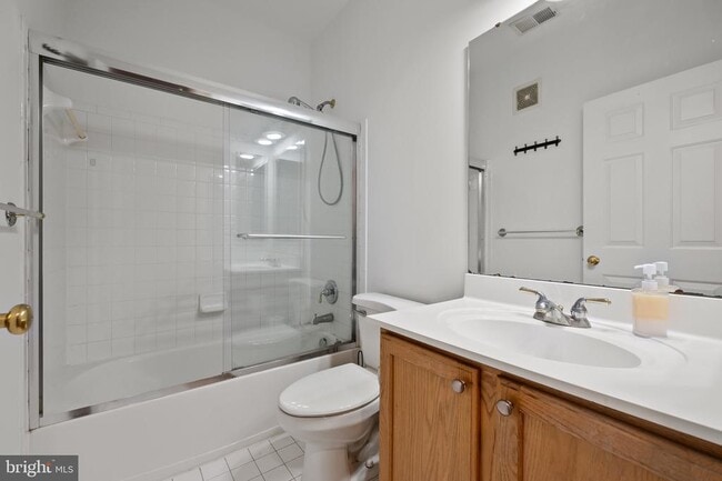 Building Photo - 589 Odendhal Ave