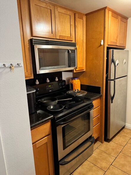 Building Photo - 5540 Lindo Paseo