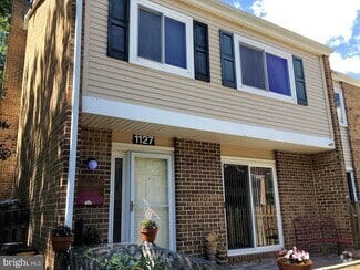 Building Photo - 1127 Thackary Ct