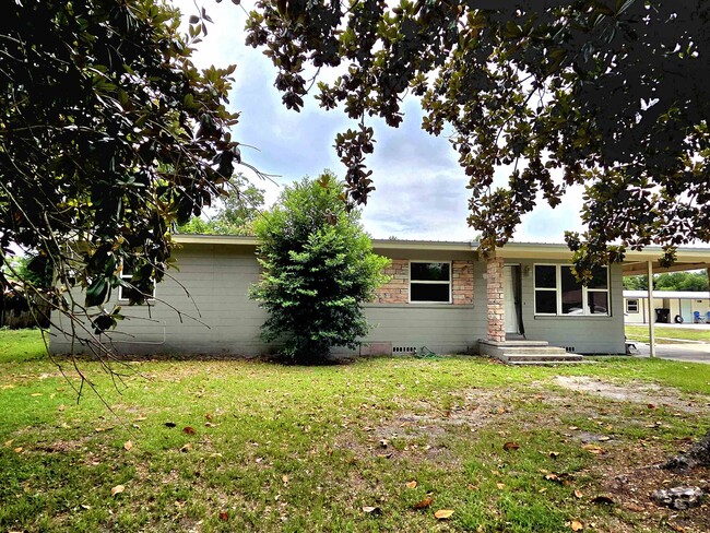 Building Photo - 404 Puckett Rd