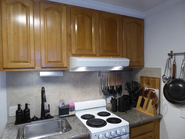 Building Photo - 980 Burnett Ave