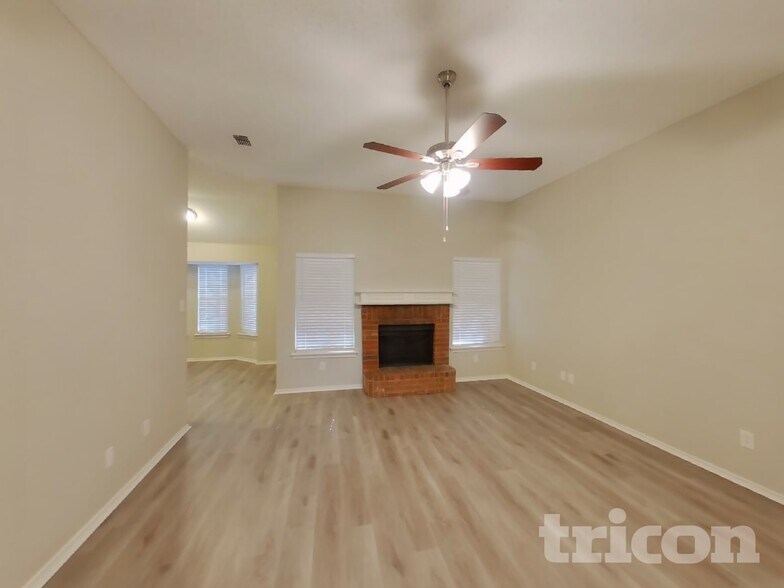 Building Photo - 1704 Fern Dr