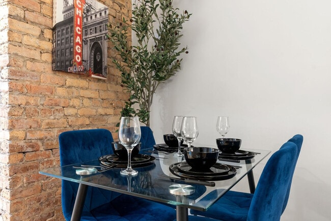 Building Photo - 618 W Patterson Ave