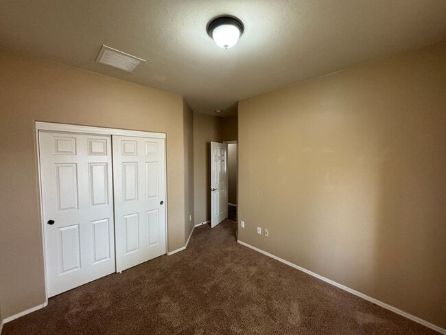 Building Photo - Red Rock Home