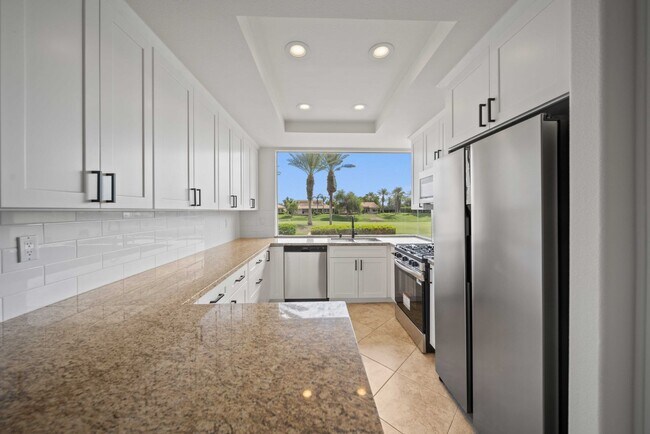 Building Photo - Mission Hills Country Club Home