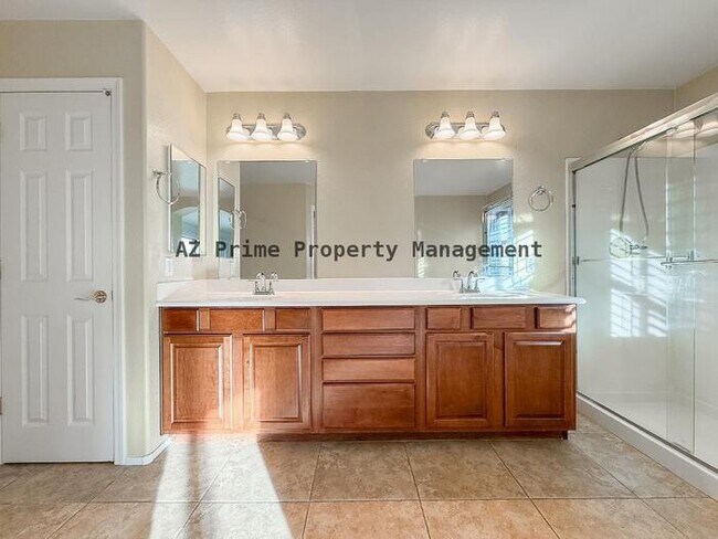 Building Photo - 10445 W Windsor Ave