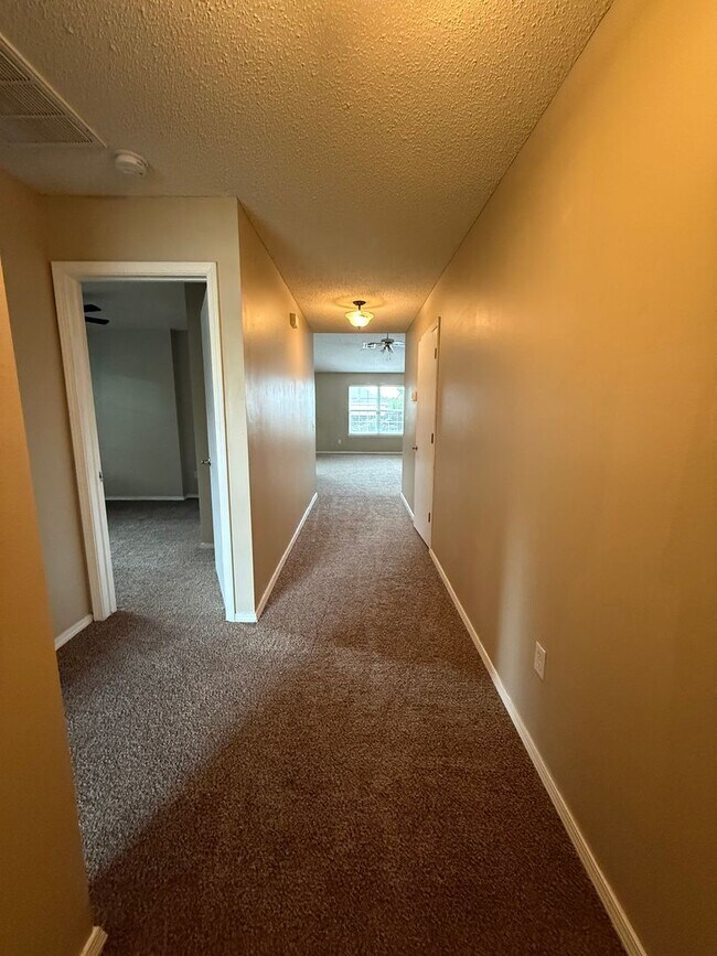 Building Photo - Collinsville 3 Bedroom 2 Bathroom