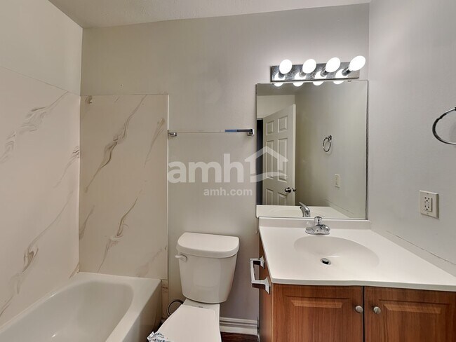 Building Photo - 6093 W Graceland Way