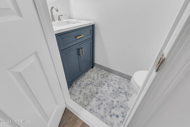 Building Photo - 2 Charles Ct