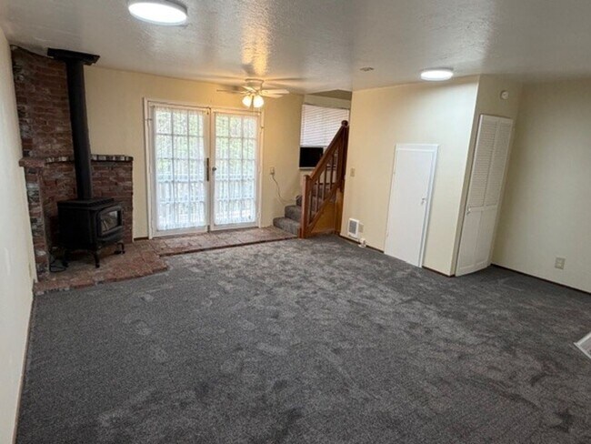 Building Photo - Charming 2-Bedroom Loft-Style Home in the Heart of Twain Harte