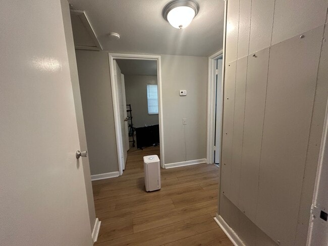 Building Photo - Beautiful 2/1 NW Gainesville with large yard